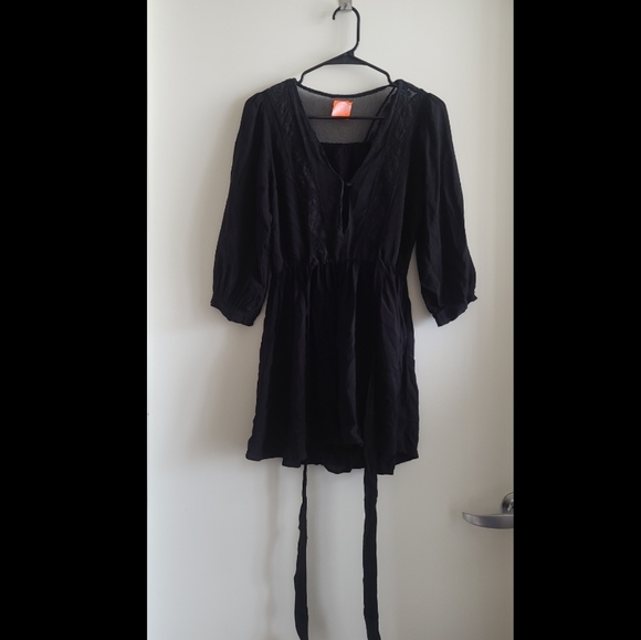 Black dress with mesh - Picture 1 of 4